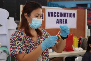 Negros Or residents urged to get bivalent vax