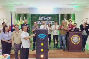 Mega market with free Wi-Fi in Negros town opens