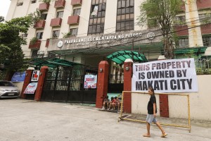 Makati gets DepEd nod to distribute aid for 'embo' schools