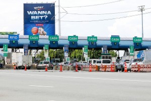 Toll road services must be improved before any rate hike – Gatchalian