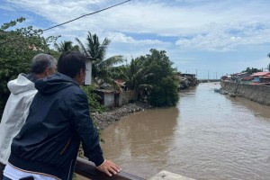 Flood-hit Bacolod placed under state of calamity