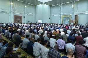 Historic first: Friday adhan rings out loudly in New York mosque