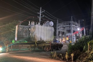 Neighbor coop helps restore power in blackout-hit Negros towns