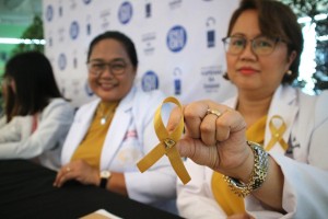 Davao docs bat for childhood cancer awareness 