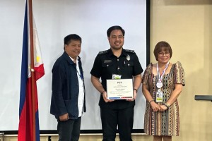 Immigration personnel at NAIA feted for honesty