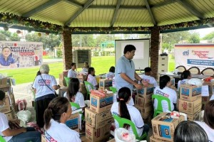 DTI distributes livelihood kits to 20 typhoon-affected Pangasinenses