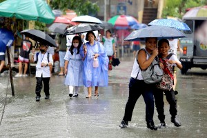 2 weather systems to bring rain showers over parts of Luzon