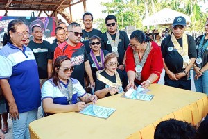 Alternative education opens for surfers in Siargao Island town