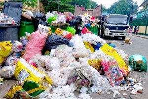 Manila collects 87 truckloads of garbage during 'Undas'