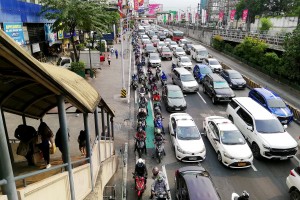 EDSA motorcycle lane under study as traffic-reduction measure