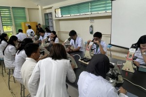 143 Bicol University medical students get gov't scholarship
