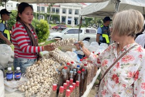 Bazaar features quality livelihood products in Region 1