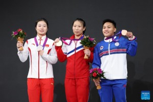 DPRK weightlifters set world records at Hangzhou Asiad