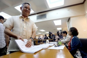 Comelec files 5 vote-buying DQ cases, reminds LGUs of prohibitions