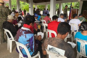 54 NPA rebels, supporters in Bicol pledge allegiance to gov't