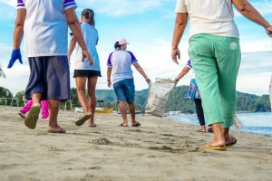 Sipalay’s women-led beach cleanup makes global ‘green’ stories list