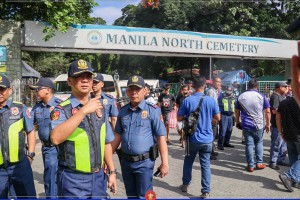 PNP: 4.8K assistance hubs, 27K cops deployed to secure 'Undas'