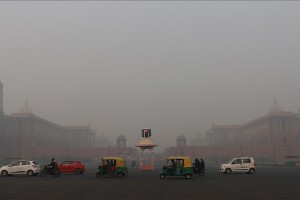 Severe air pollution shuts schools in Indian capital