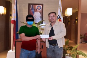 Caviteño 'lucky pick' bettor claims P147.3-M Super Lotto jackpot