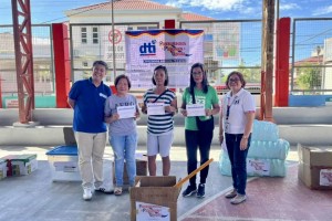 Ilocos Norte MSMEs receive livelihood kits 