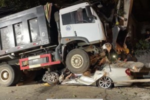 4 killed as dump truck runs over car in Olongapo City