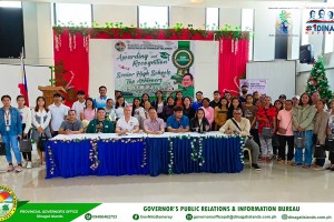 108 top high school achievers in Dinagat get incentives