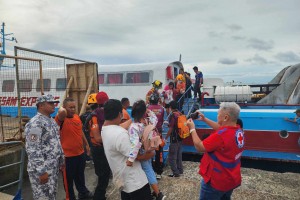    172 passengers of distressed vessel rescued back to Bacolod port