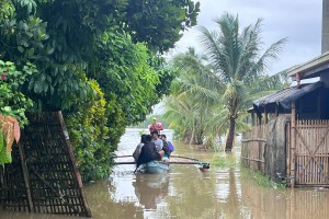 Floods caused by shear line affect over 15K families in Capiz, Aklan