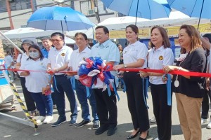Iloilo City rolls out cashless payment option at terminal market