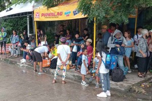 Classes suspended in Bacolod; passengers stranded due to ‘Kabayan’