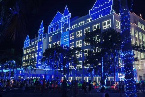 Environment-friendly Christmas decors illuminate Iloilo City