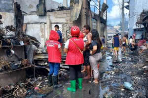 DSWD chief orders quick aid to families affected by Davao City fire