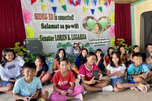 'Small' Ilocos Norte school gets internet boost