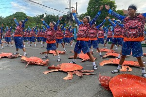 ‘Kasadyahan’ gives Ilonggos quick view of festival performances