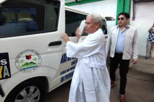 Quezon town acquires new ambulances, assures residents of free use