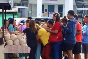 Kidapawan LGU continues selling P25 per kilo rice to residents