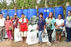 BFAR extends livelihood assistance to Sagay City fisherfolk