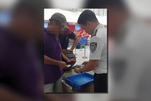 Screener returns wallet with P60K left behind at Iloilo airport