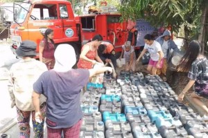 BFP conducts water rationing to drought-hit LGUs in Antique