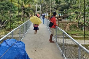 New hanging bridge provides safety, convenience to Albay villagers