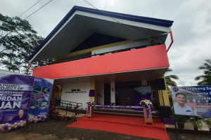 Sen. Zubiri's Office turns over P20-M tribal houses in CDO