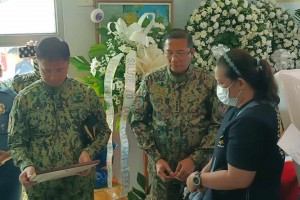 PNP chief honors fallen, wounded cops in Samar clash