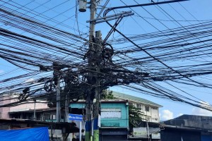 Tulfo wants probe into road accidents caused by hanging wires