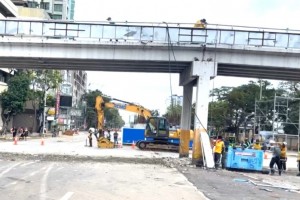 Cebu City Skywalk demolished to give way for BRT construction