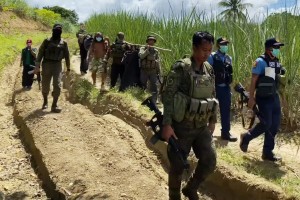 Gov’t forces sustain clearing ops in north Negros clash site