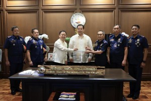 Bicol solon awards P10-M to PNP for crushing Concepcion crime group