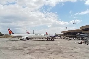 HK-bound flight delayed as winglet collides with parked plane