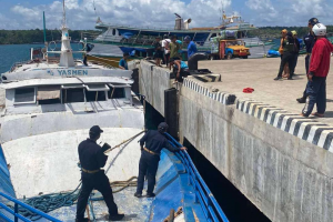 PH Navy gunboat intercepts P64-M undocumented tobacco