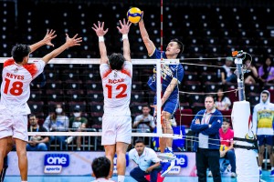 NU beats UE, gains share of lead in UAAP men's volleyball