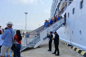Oceana cruise returns to Salomague Port with 500 passengers